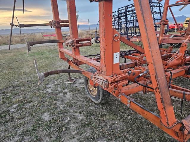 Image of J.I. Case 324 equipment image 2
