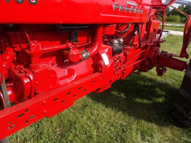Image of Farmall 400 equipment image 2