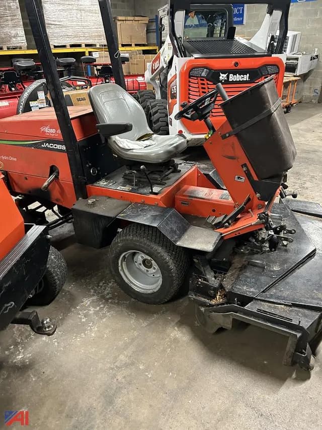 Image of Jacobsen Turfcat 628D equipment image 2