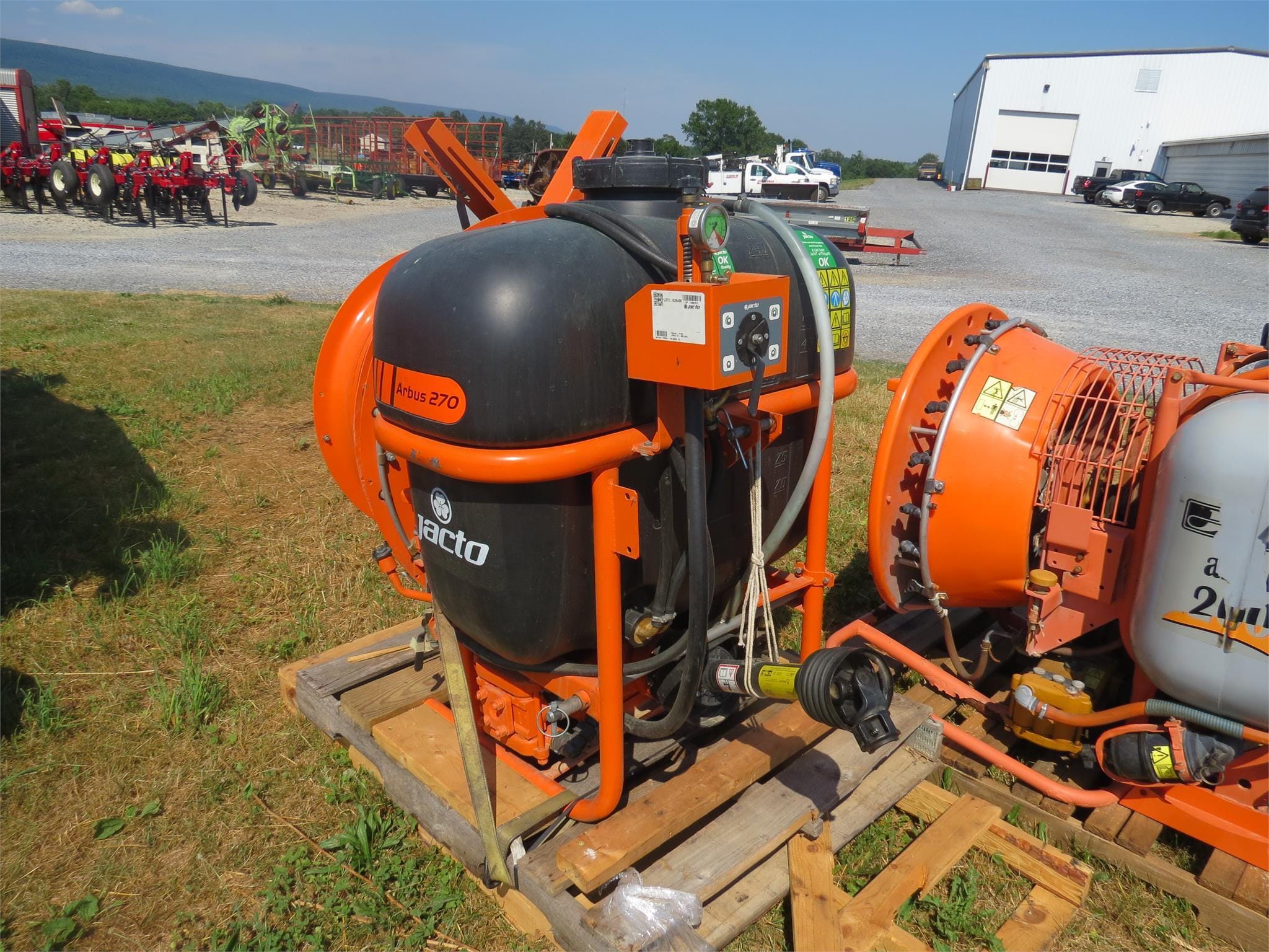 Jacto Arbus 27 Equipment Image0