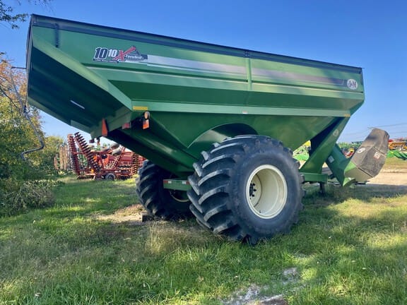 J&M 1010 Equipment Image0