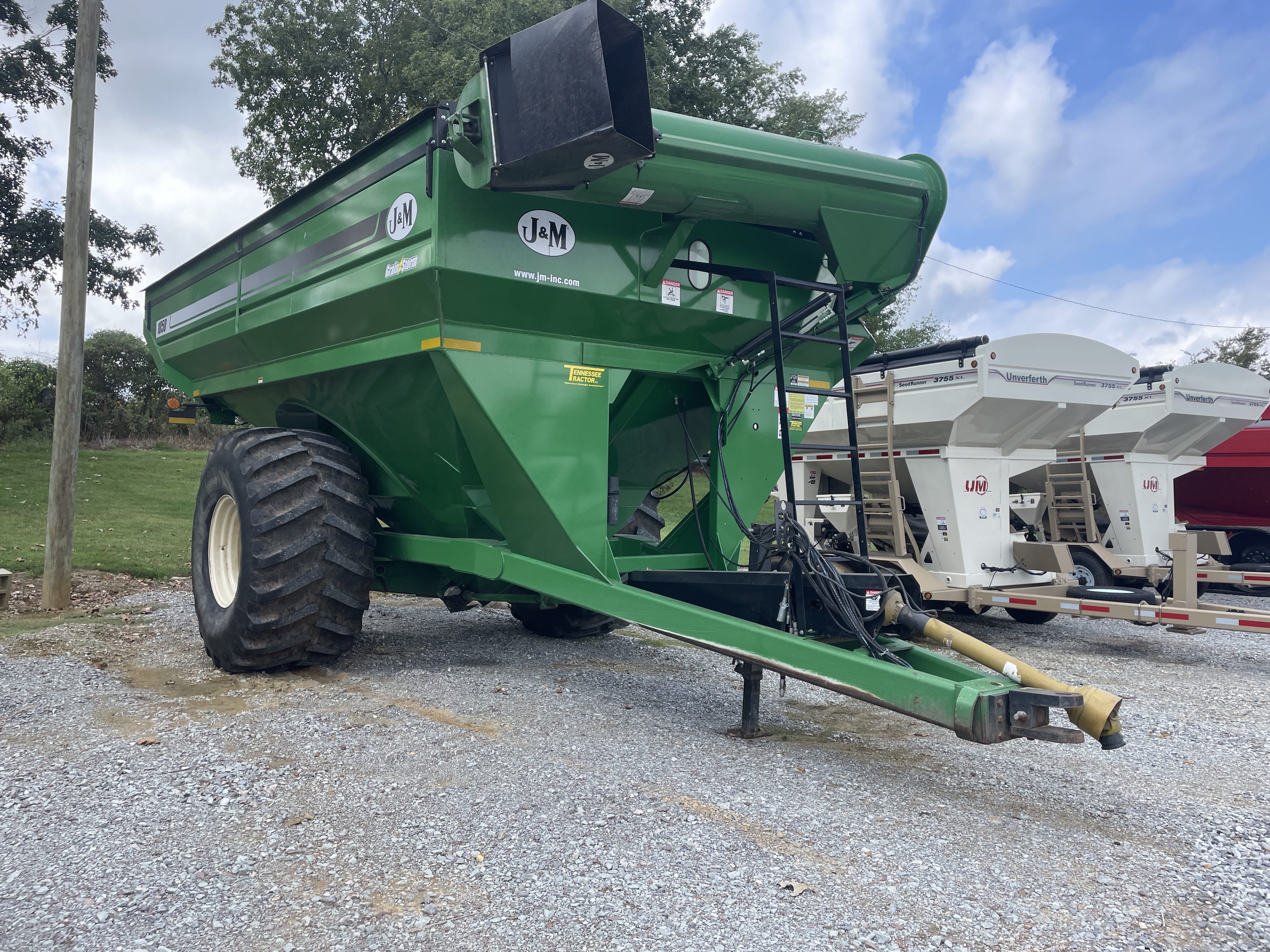 J&M 1050 Equipment Image0