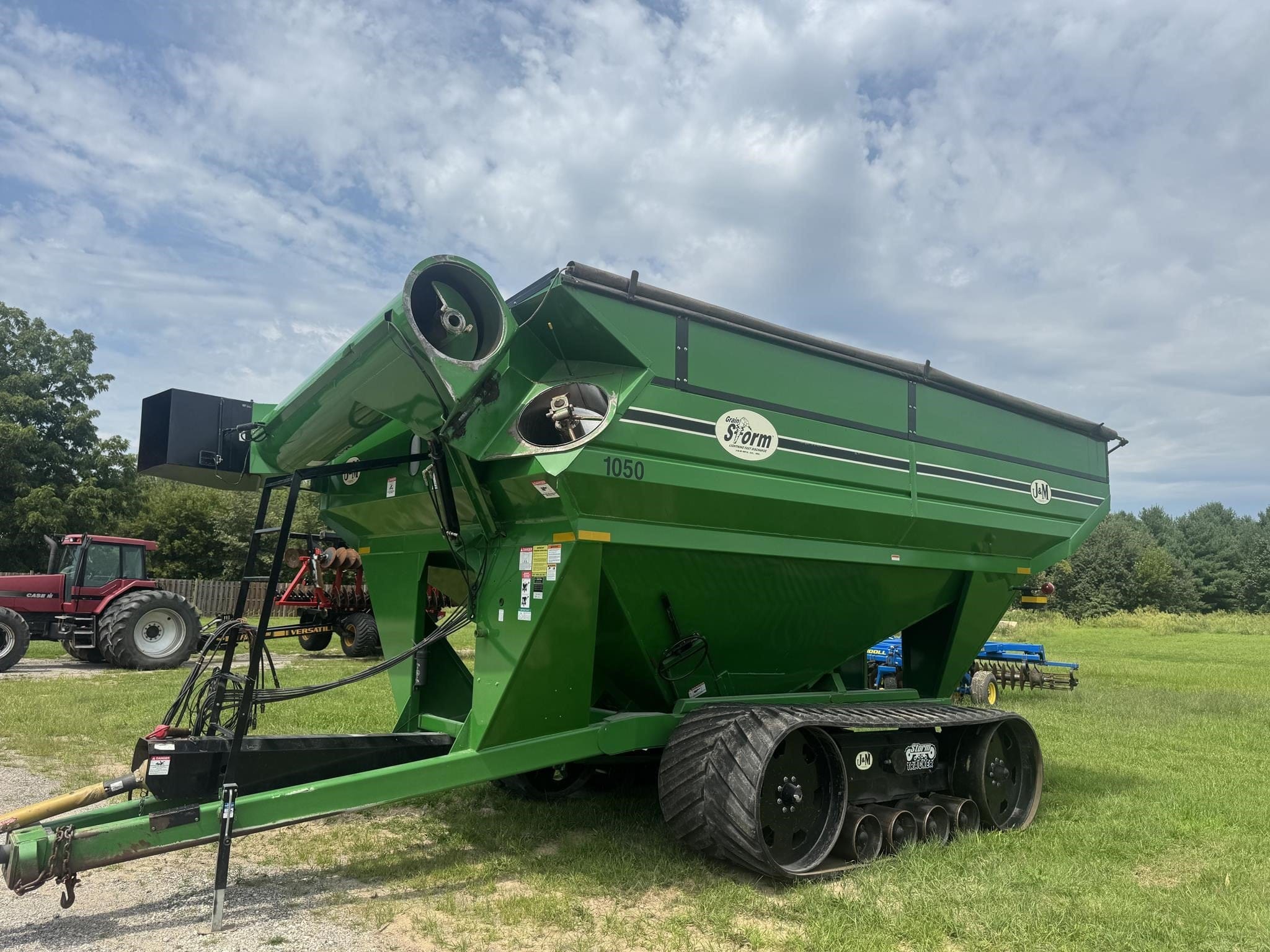 J&M 1050 Equipment Image0