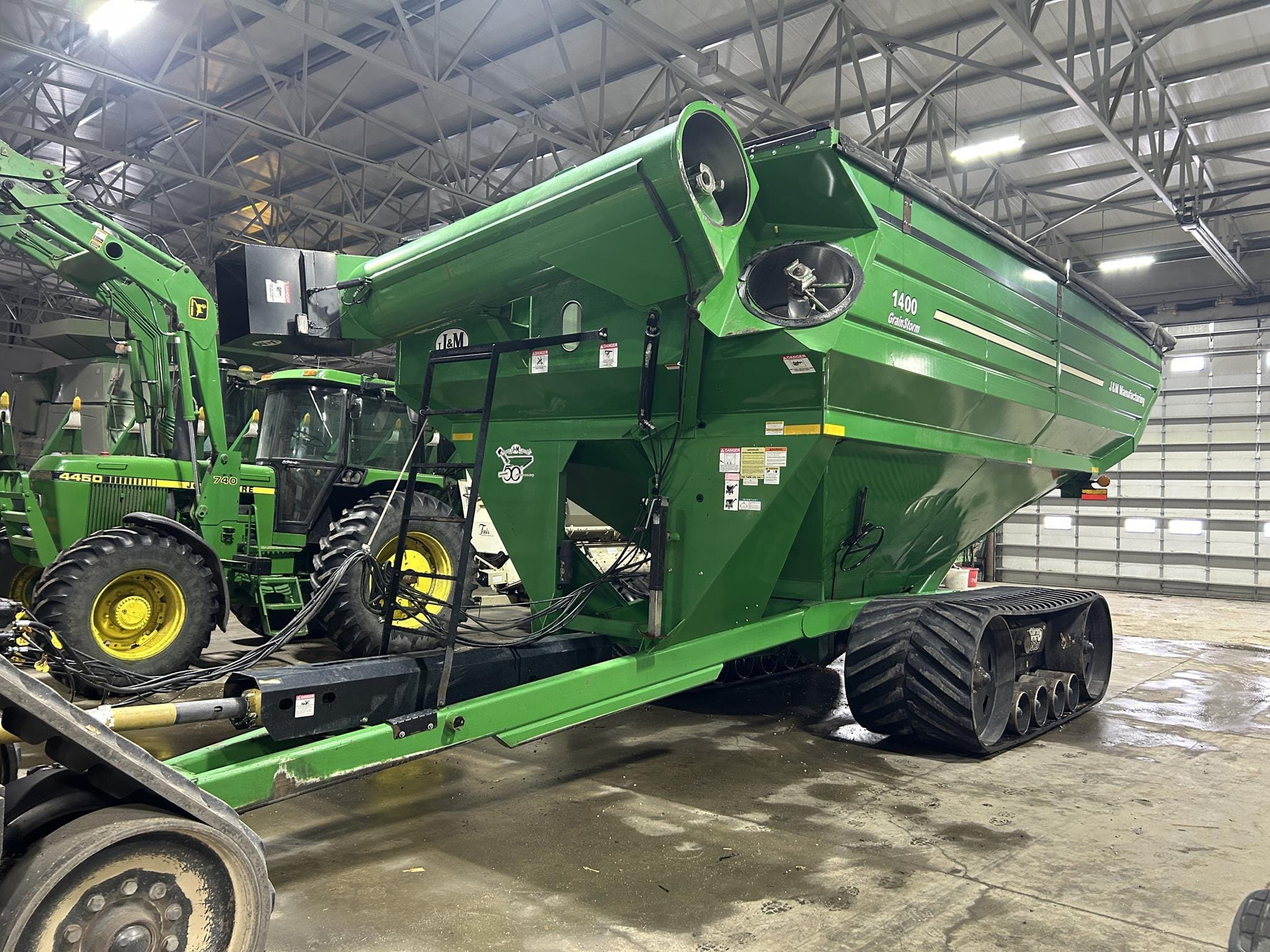 J&M 1400 Equipment Image0