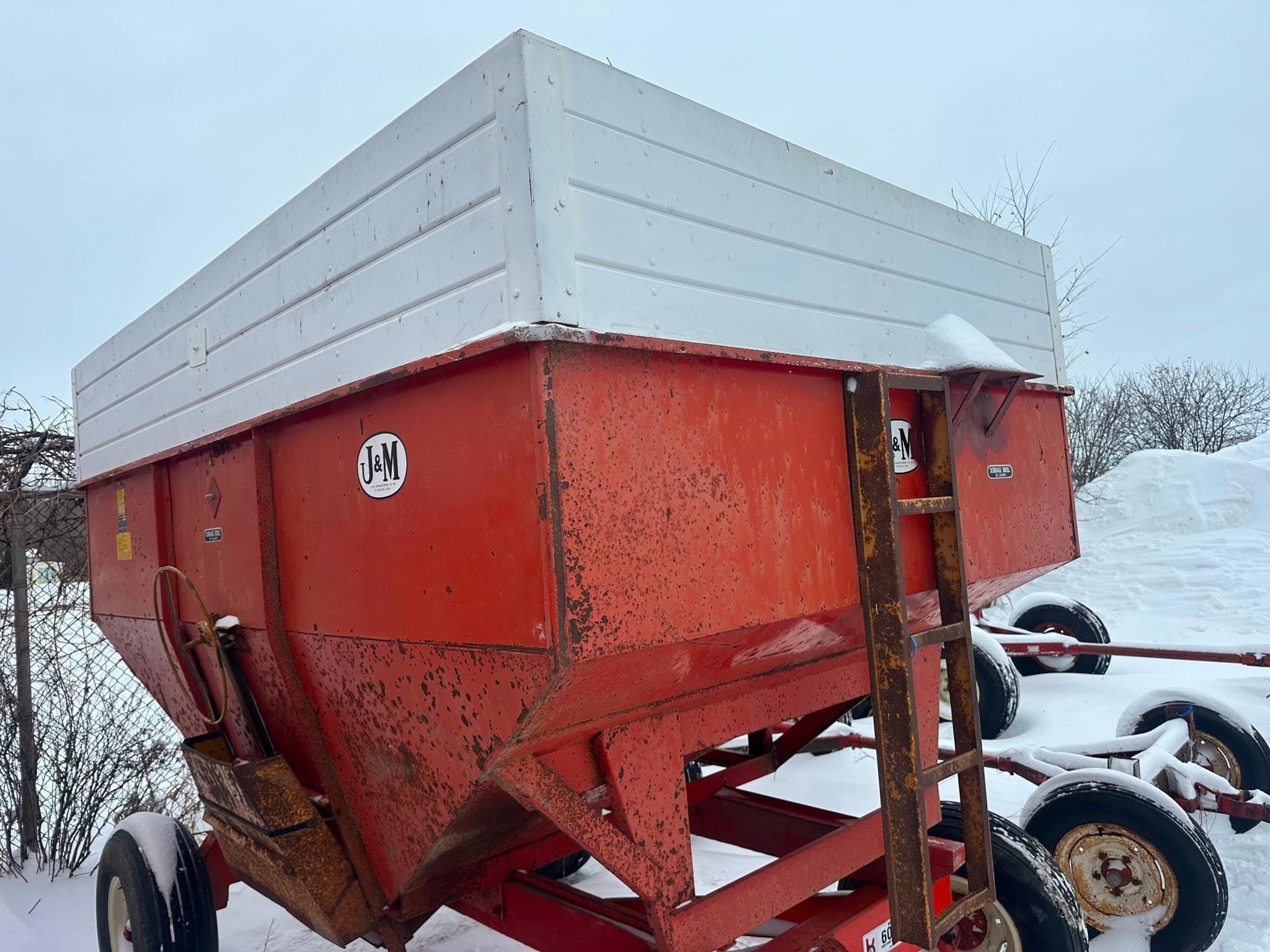 J&M 250 Equipment Image0