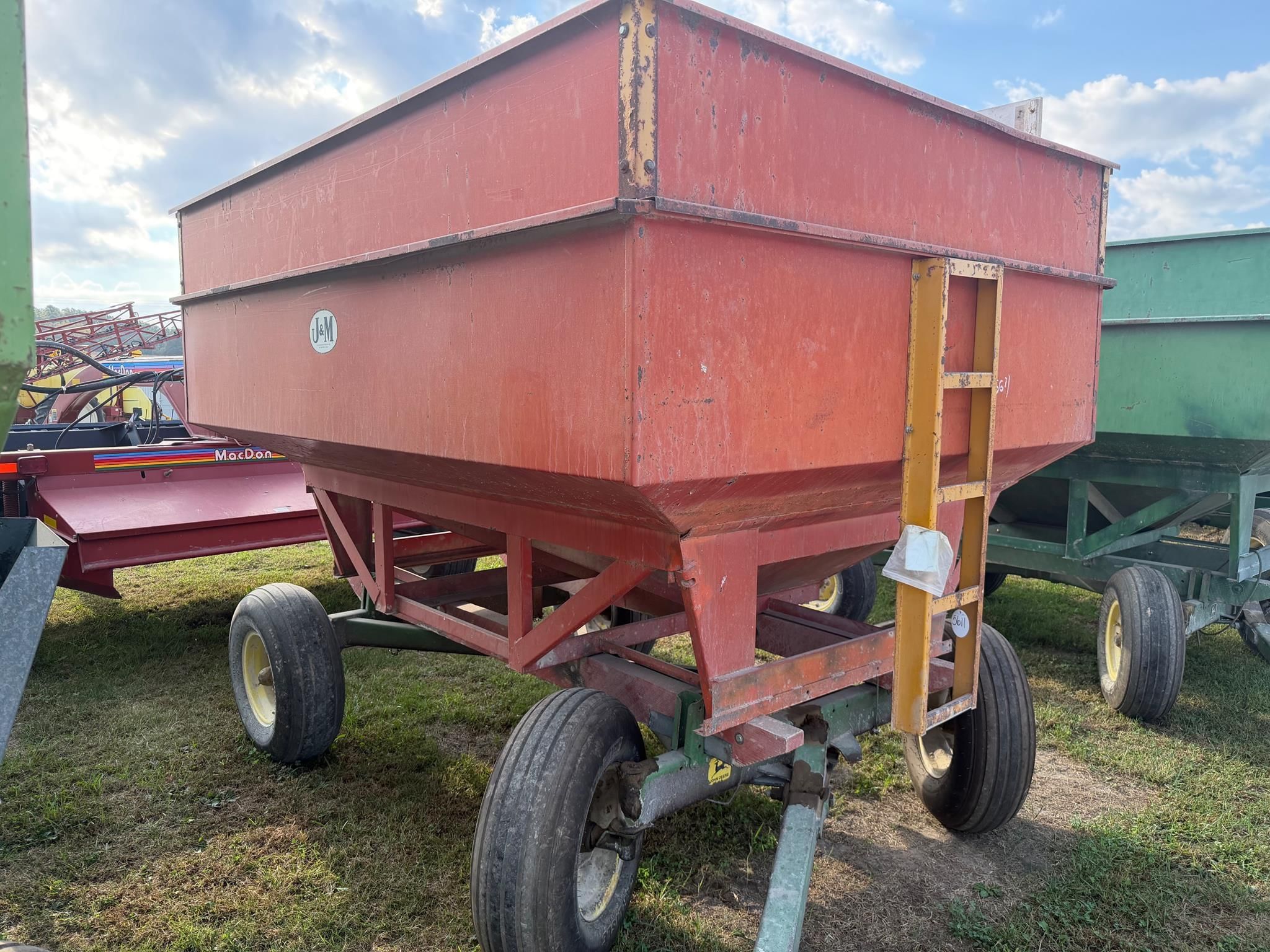 J&M 250-7 Equipment Image0