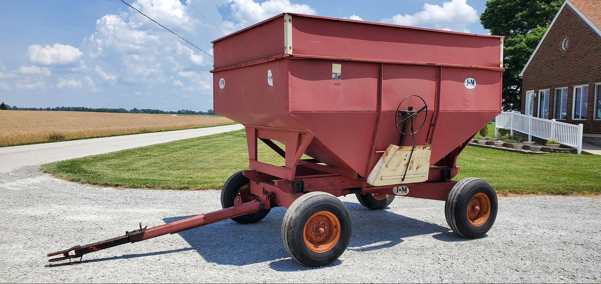 J&M 250-7 Equipment Image0