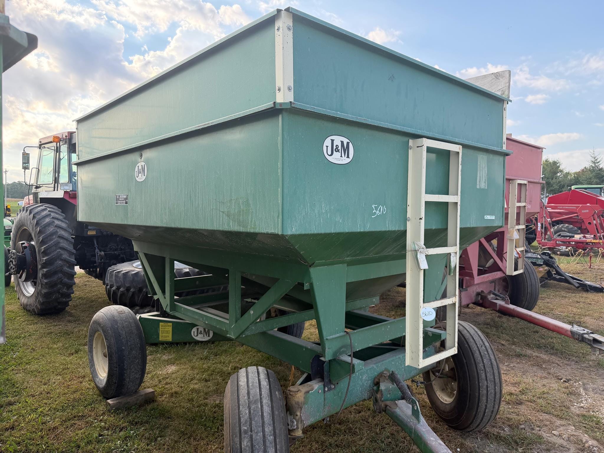 J&M 250-7 Equipment Image0