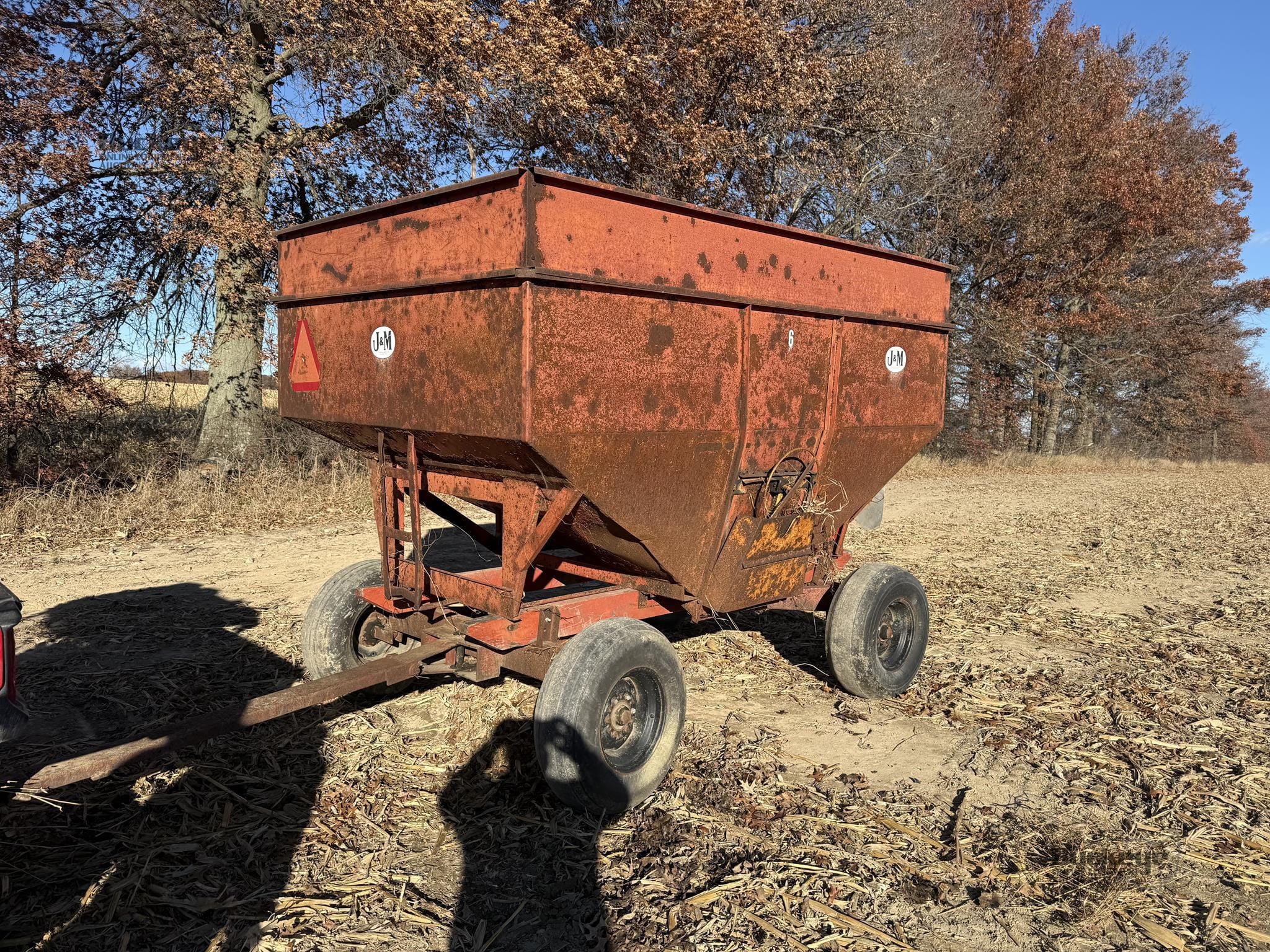 J&M 250 Equipment Image0