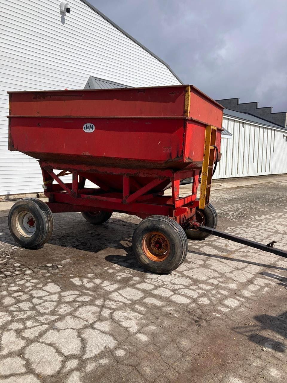 J&M 250 Equipment Image0