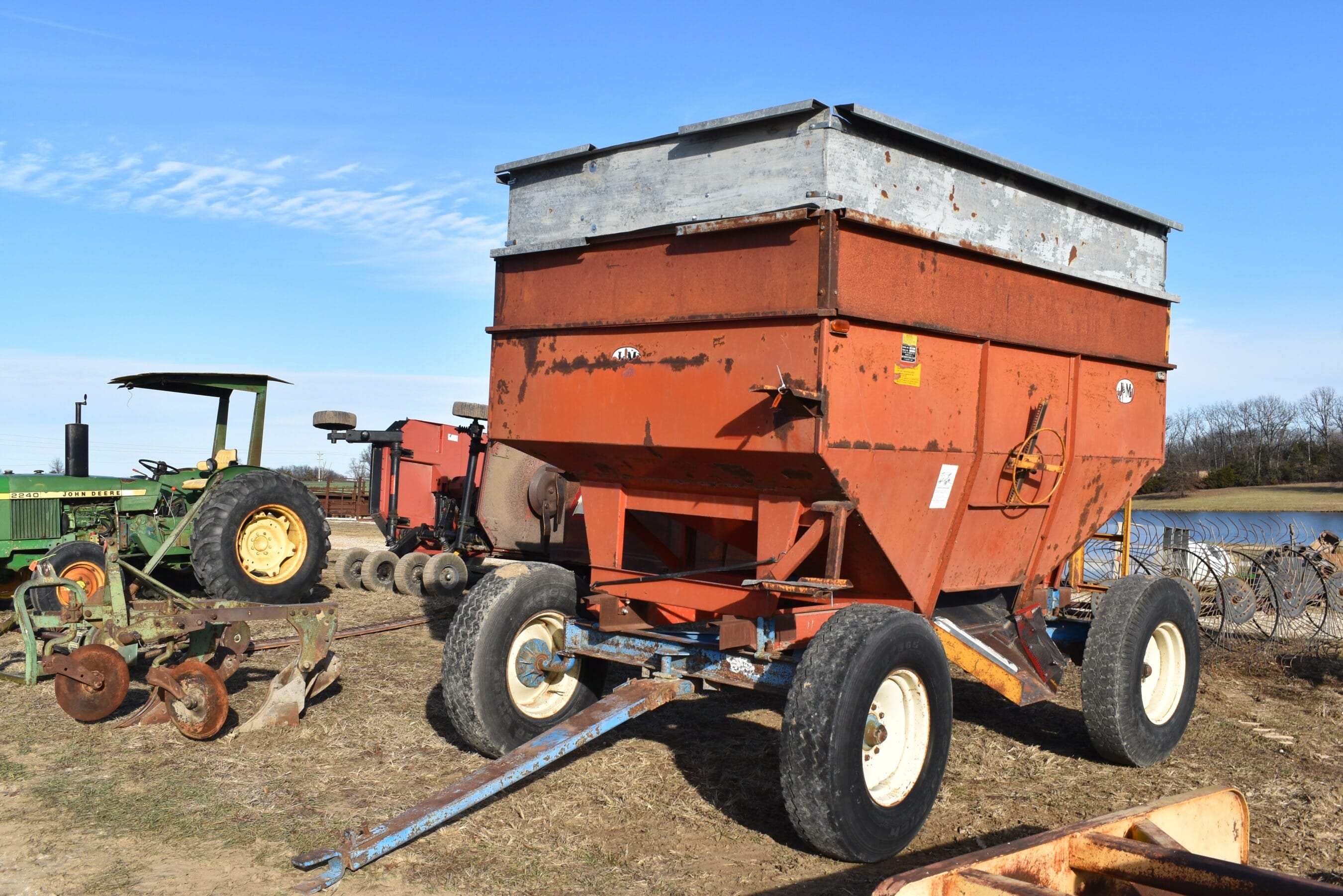 J&M 250 Equipment Image0