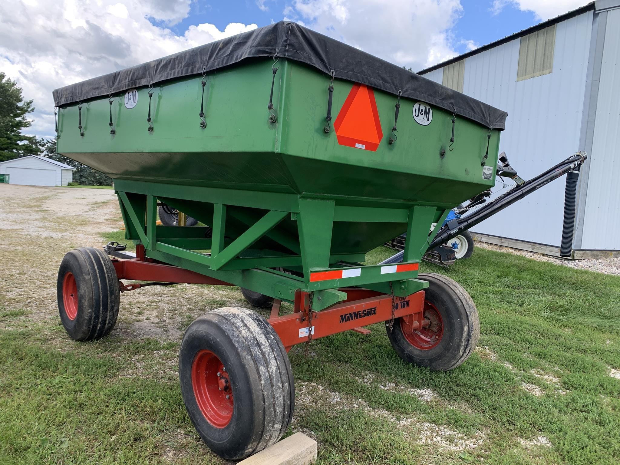 J&M 250 Equipment Image0