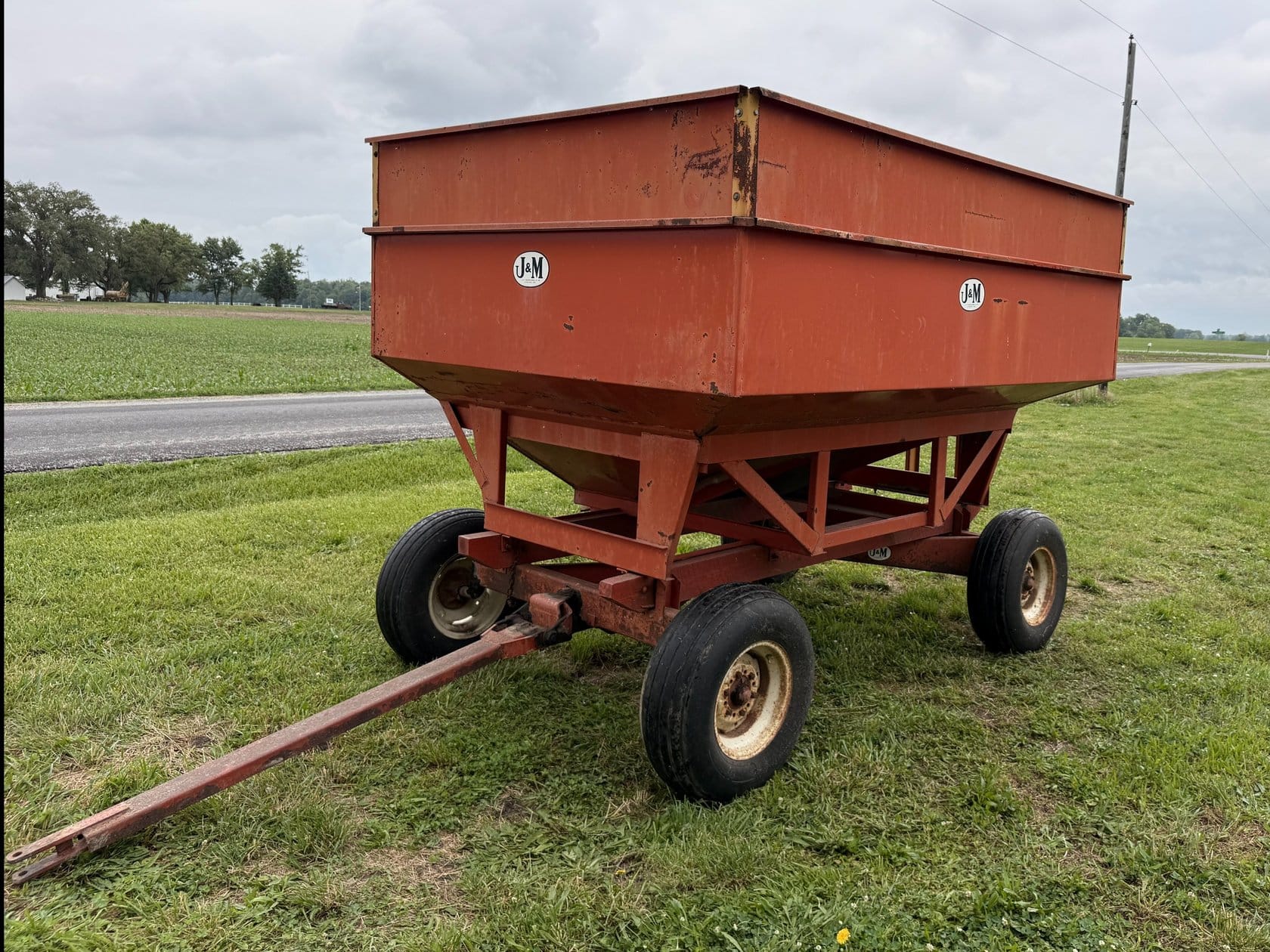 J&M 250 Equipment Image0
