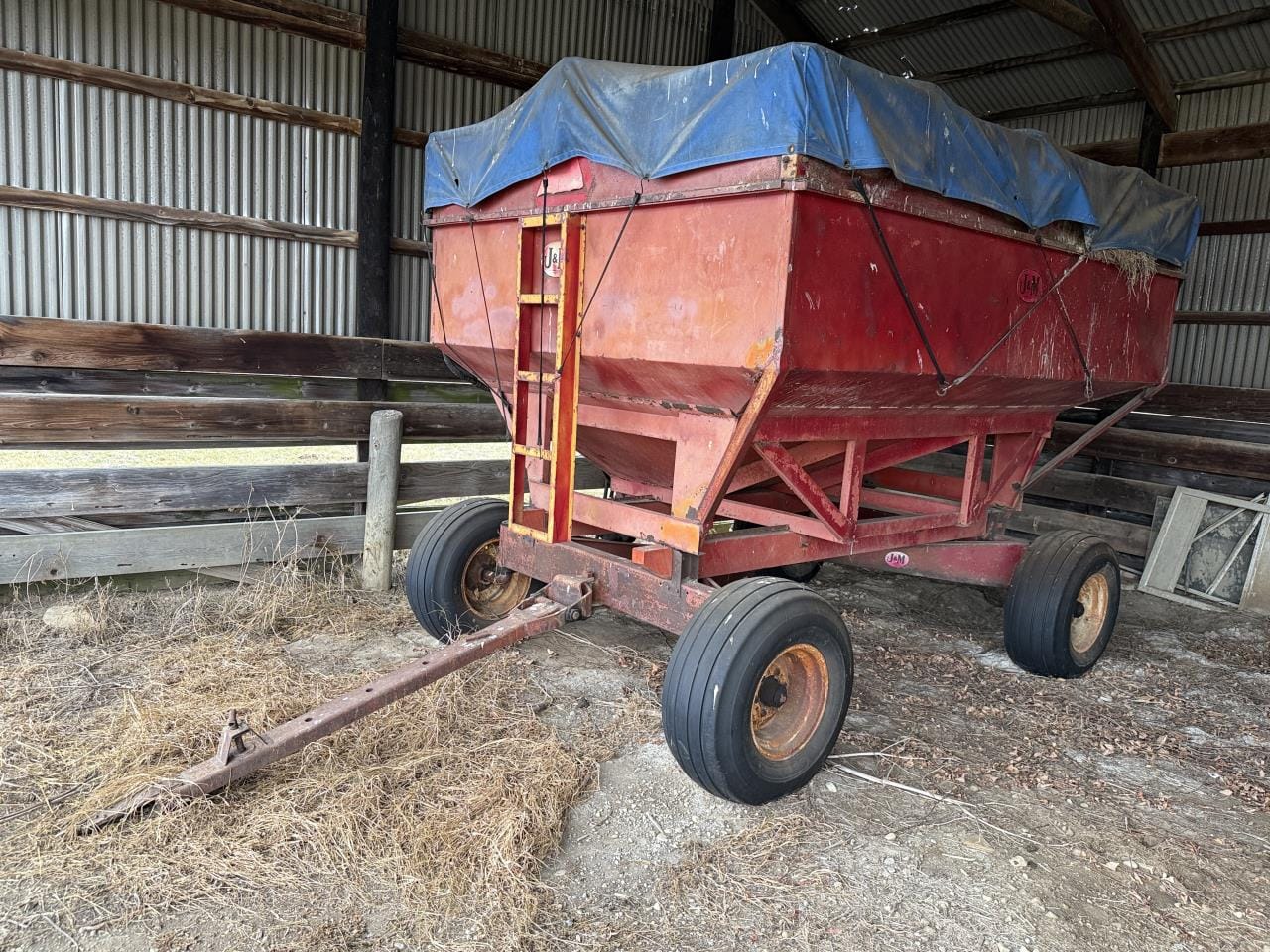 J&M 250 Equipment Image0