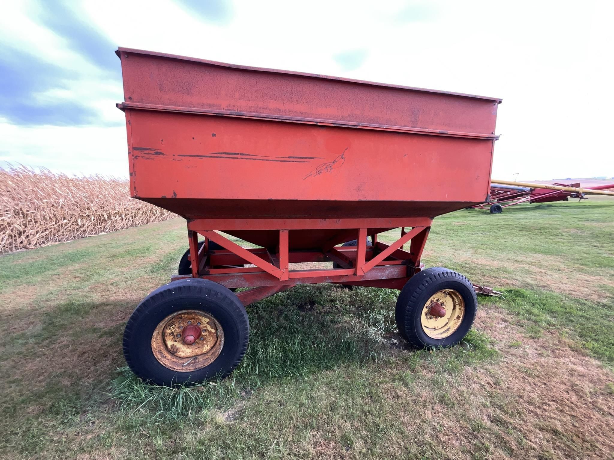 J&M 350 Equipment Image0