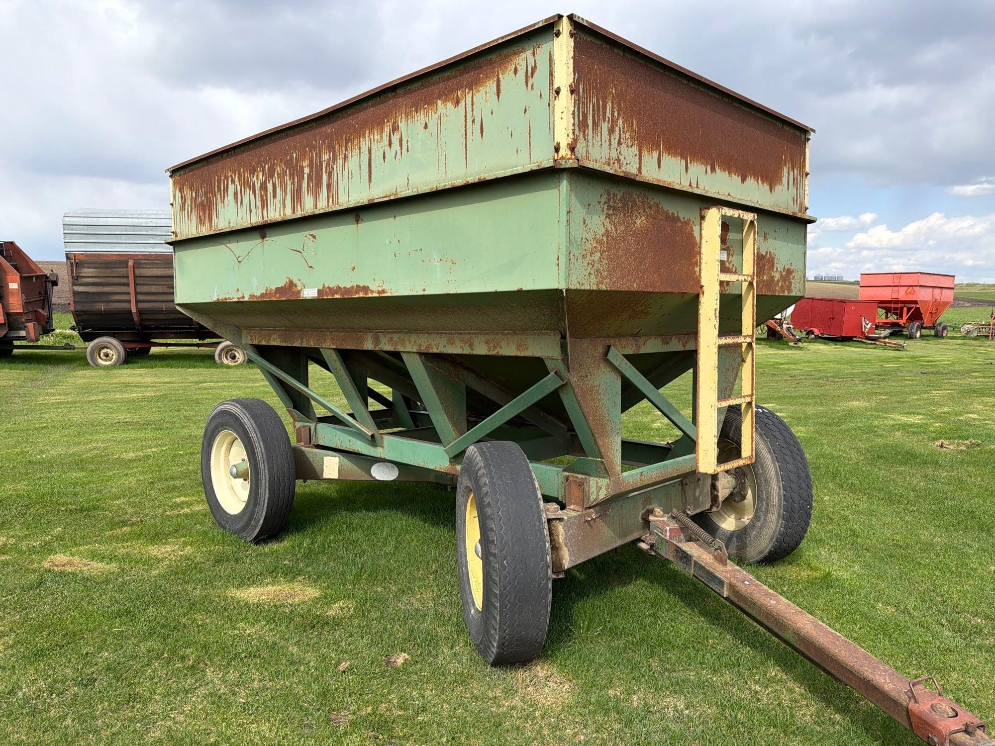 J&M 350 Equipment Image0