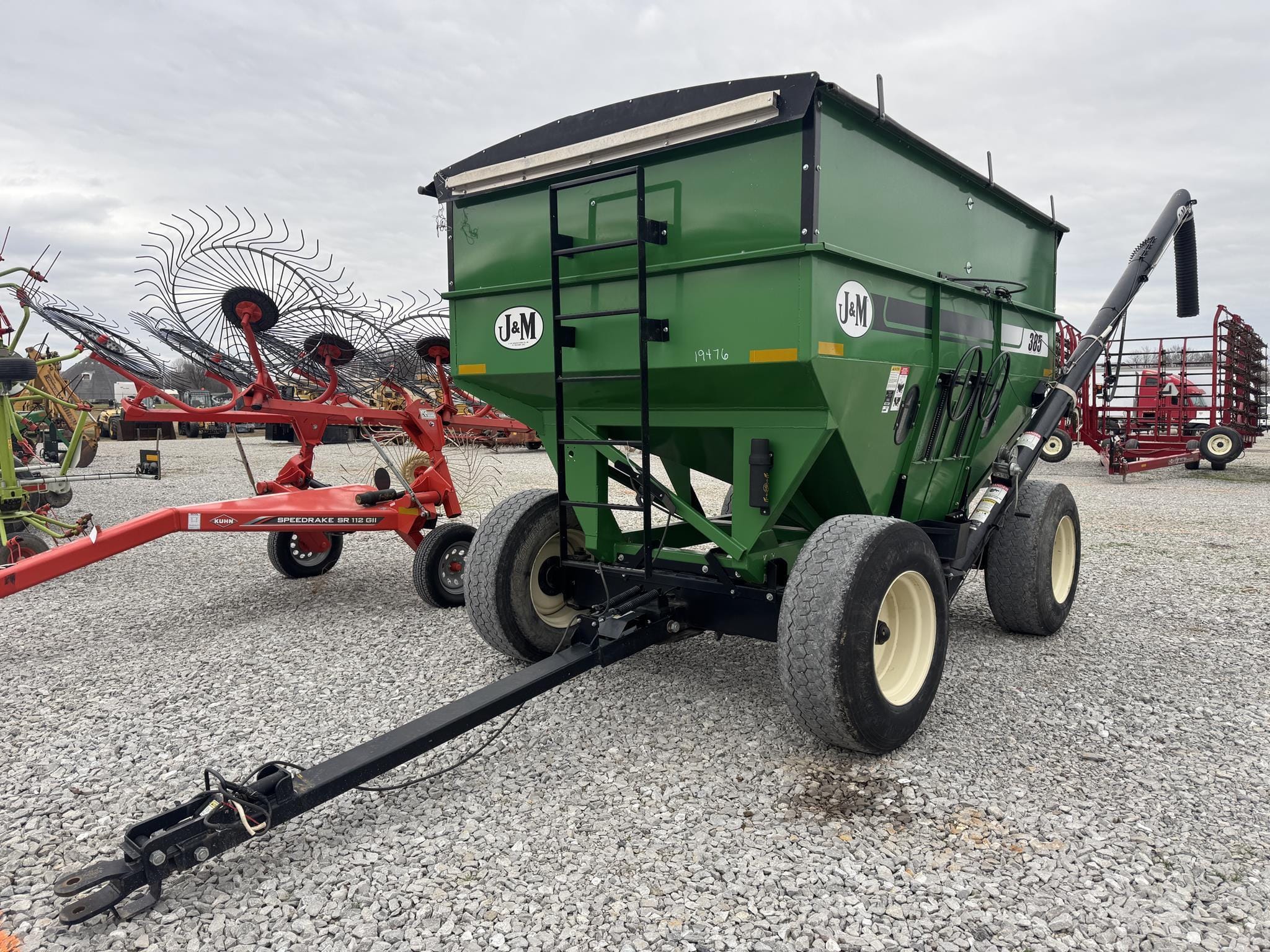 J&M 385 Equipment Image0