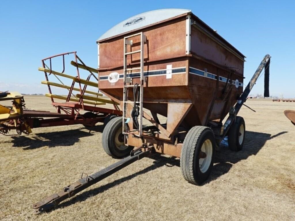 J&M 385 Equipment Image0