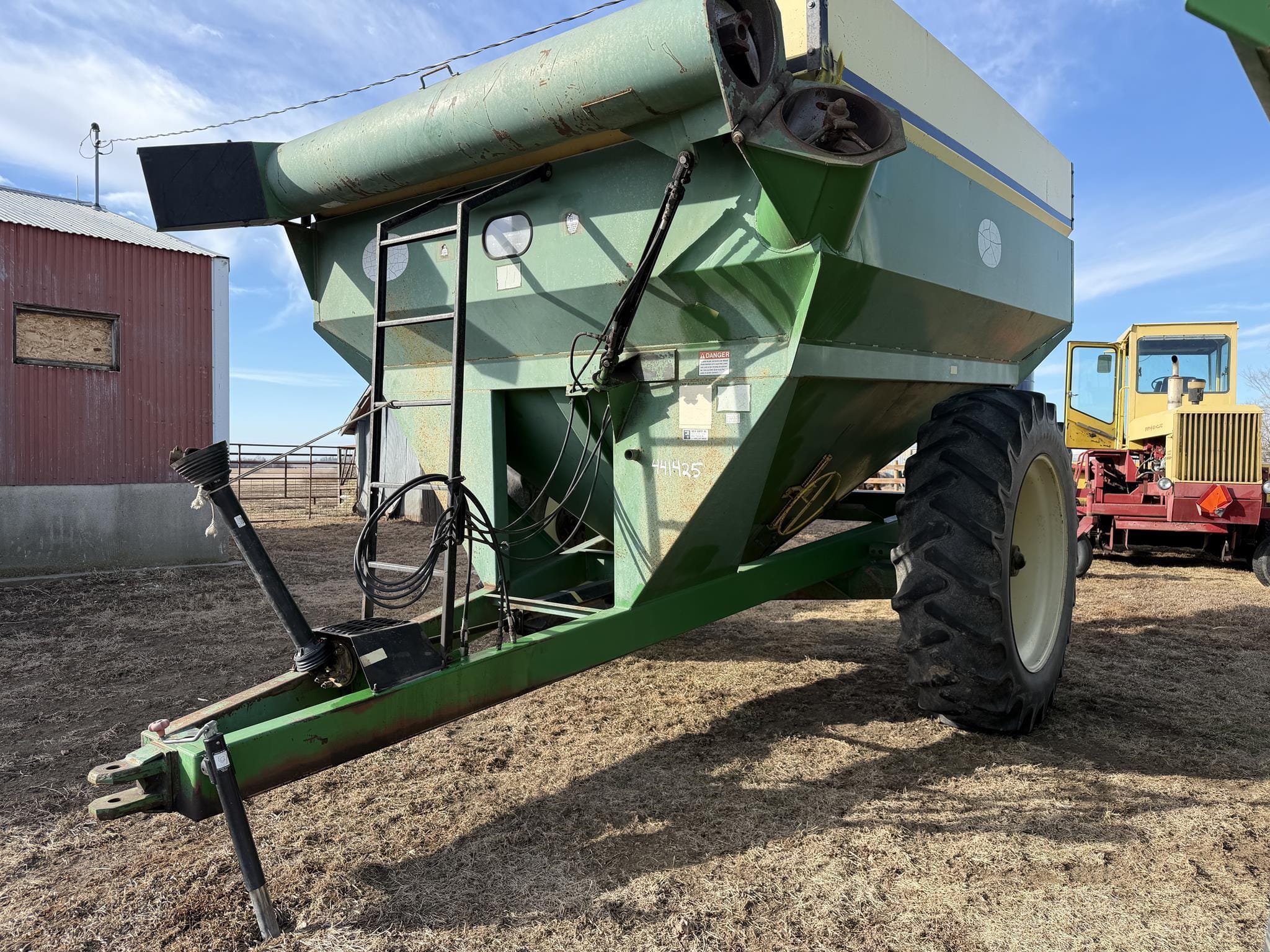 J&M 500-14 Equipment Image0