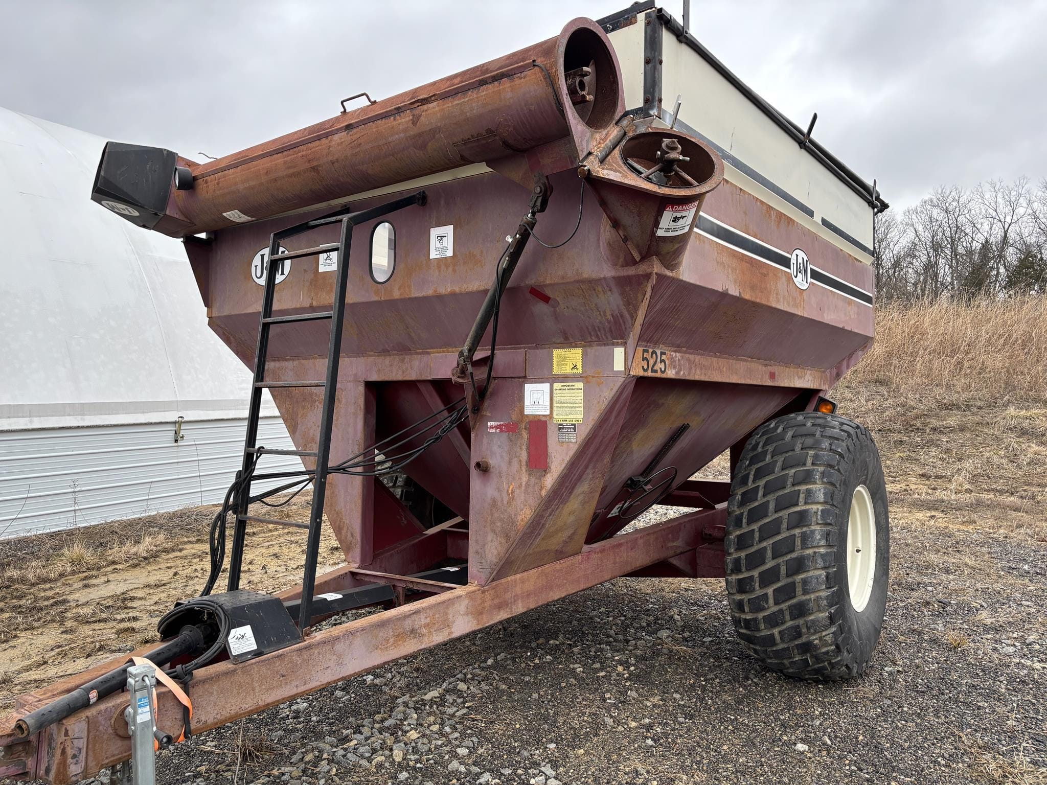 J&M 525 Equipment Image0