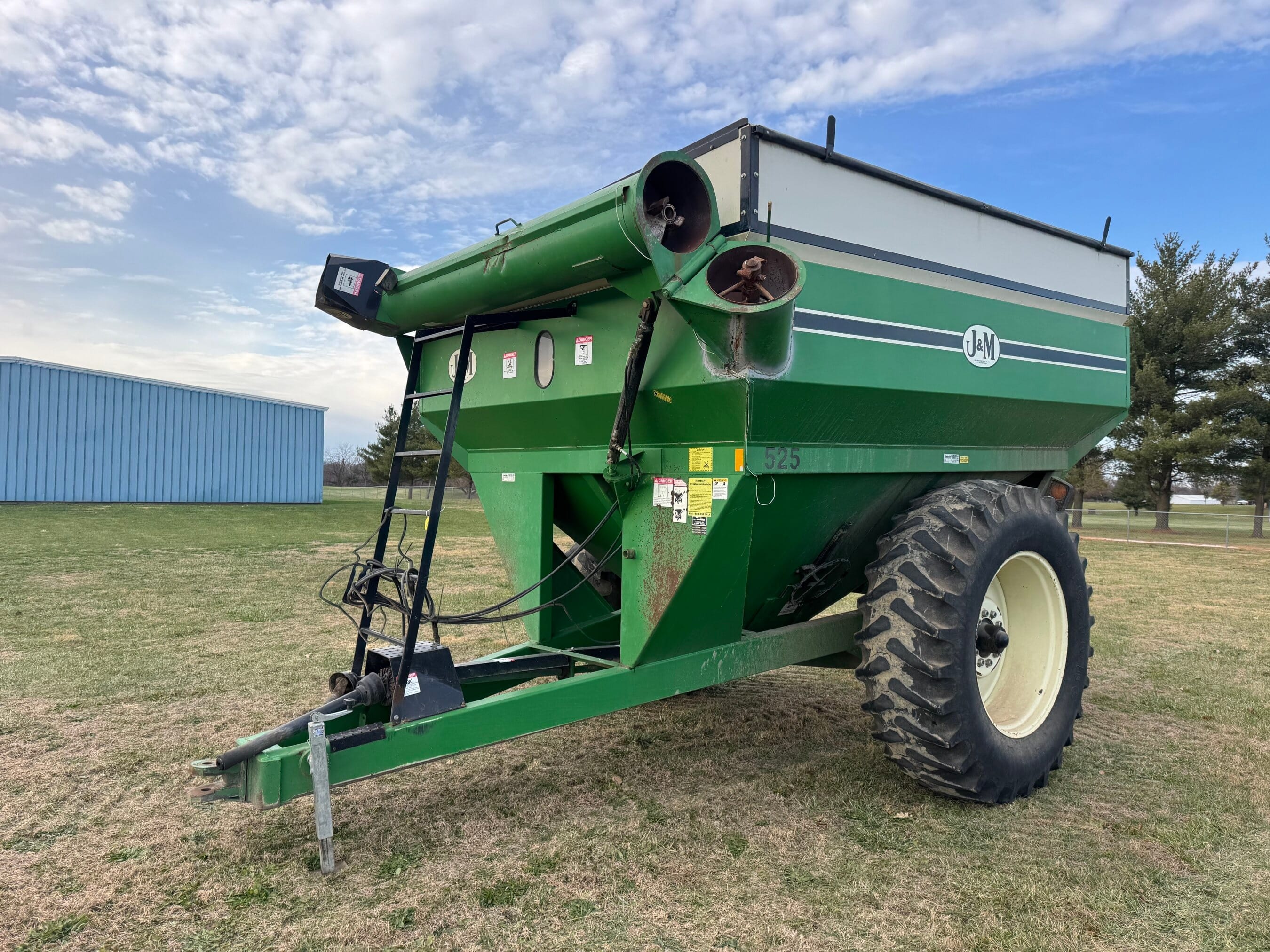 J&M 525 Equipment Image0