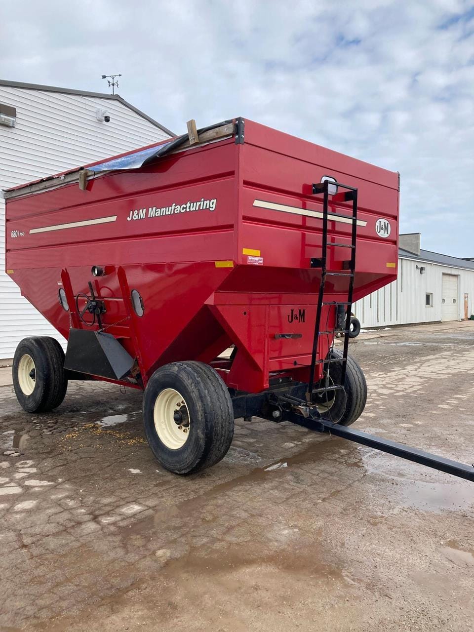 J&M 680/760 Equipment Image0