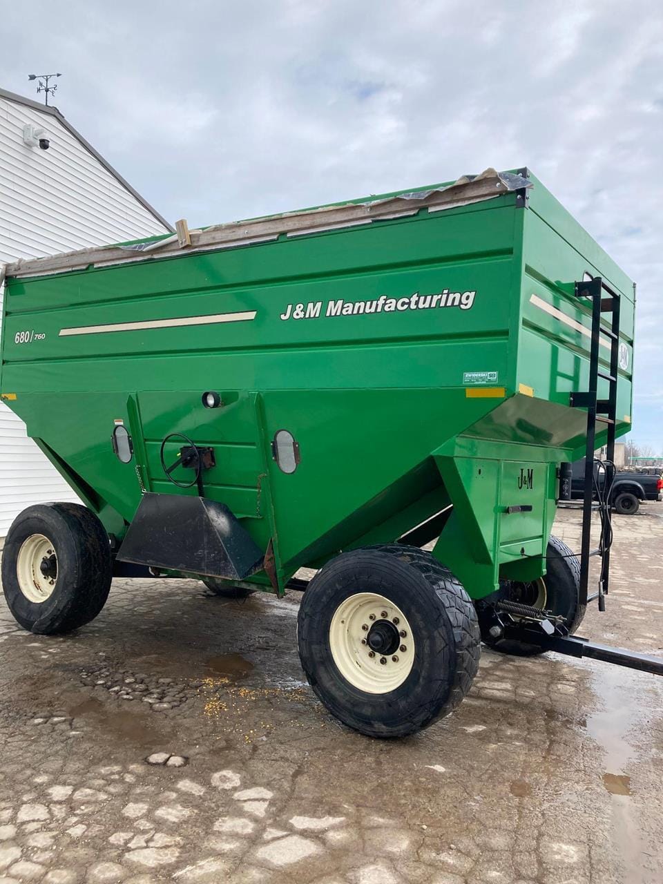 J&M 680/760 Equipment Image0