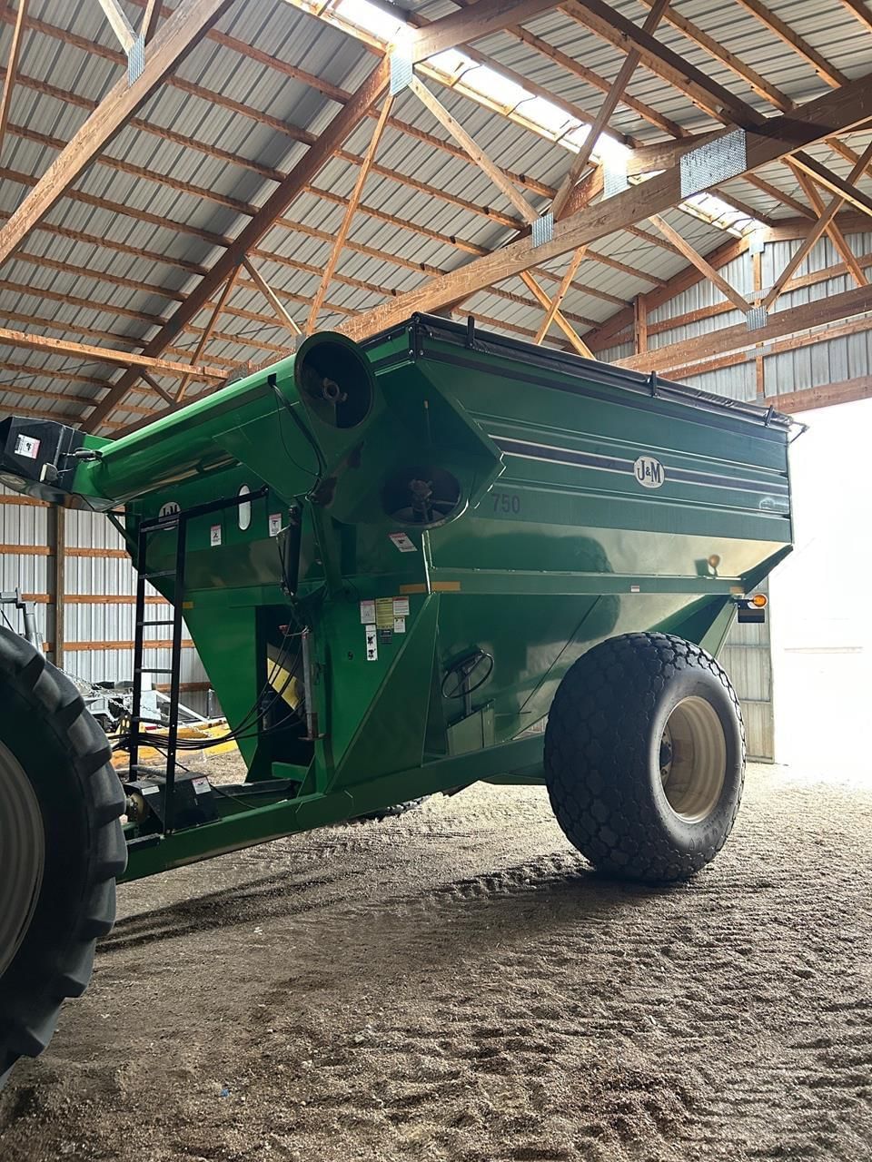 J&M 750-18 Equipment Image0