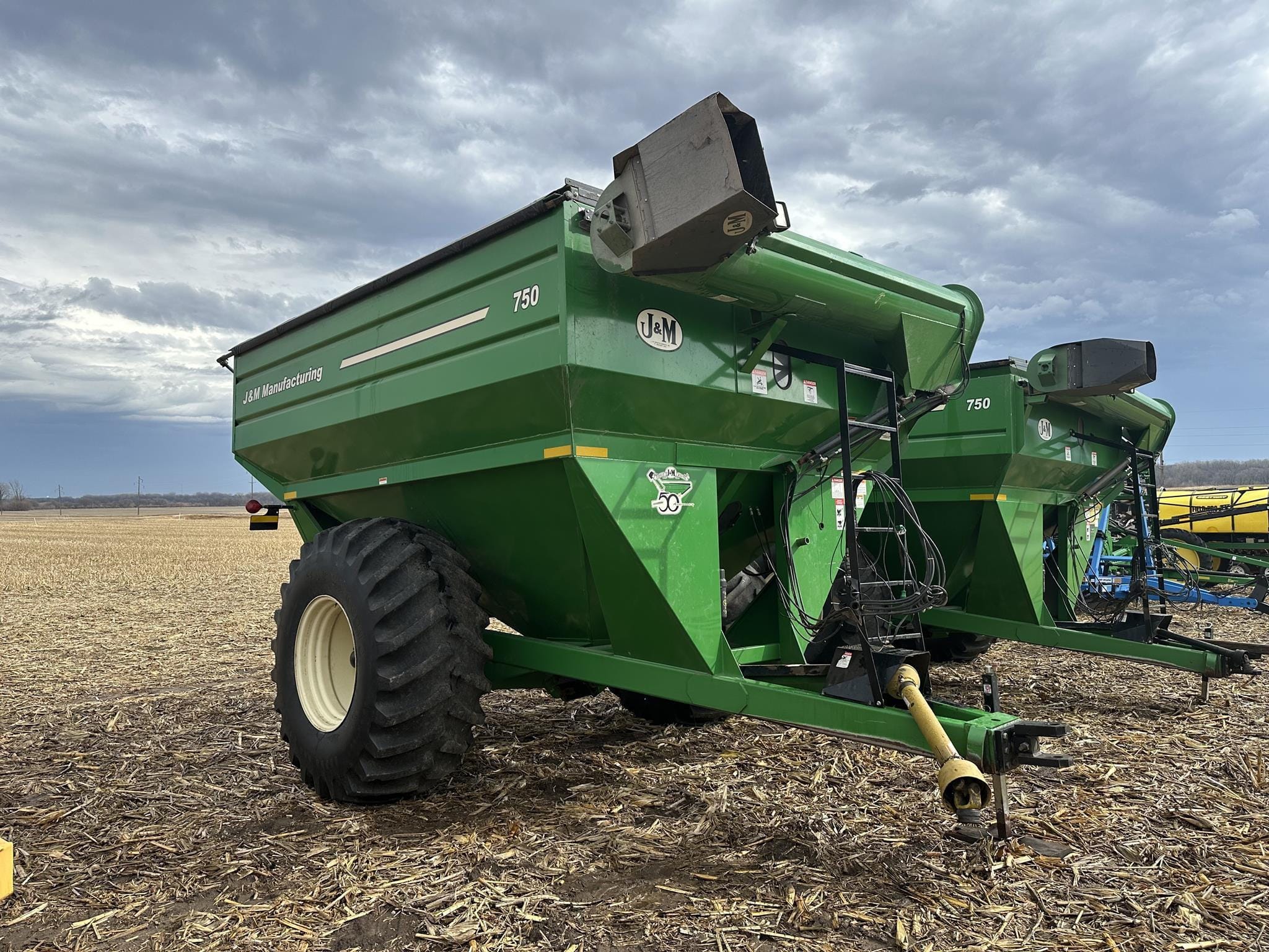 J&M 750-18 Equipment Image0