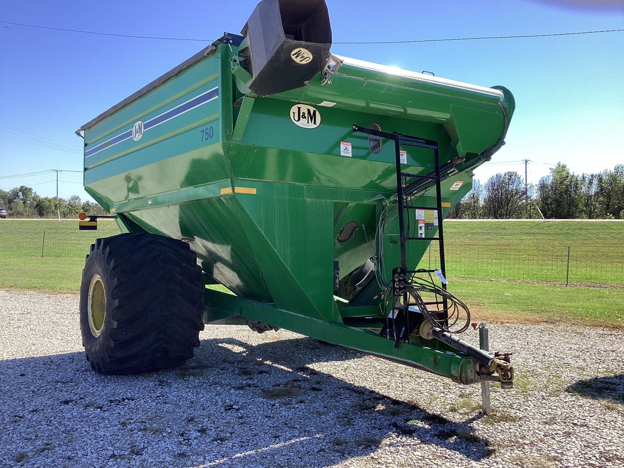 J&M 750-18 Equipment Image0