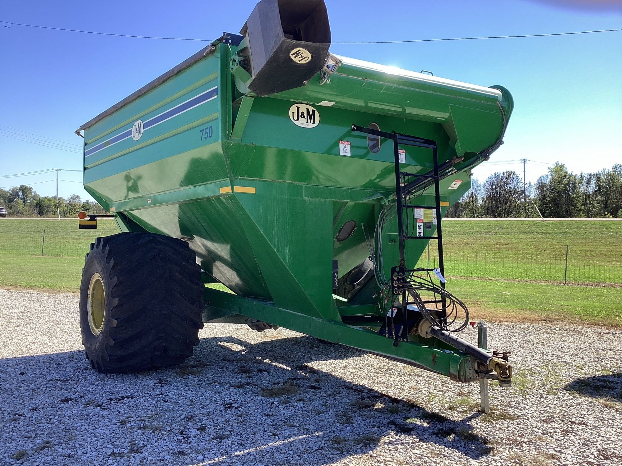 J&M 750-18 Equipment Image0