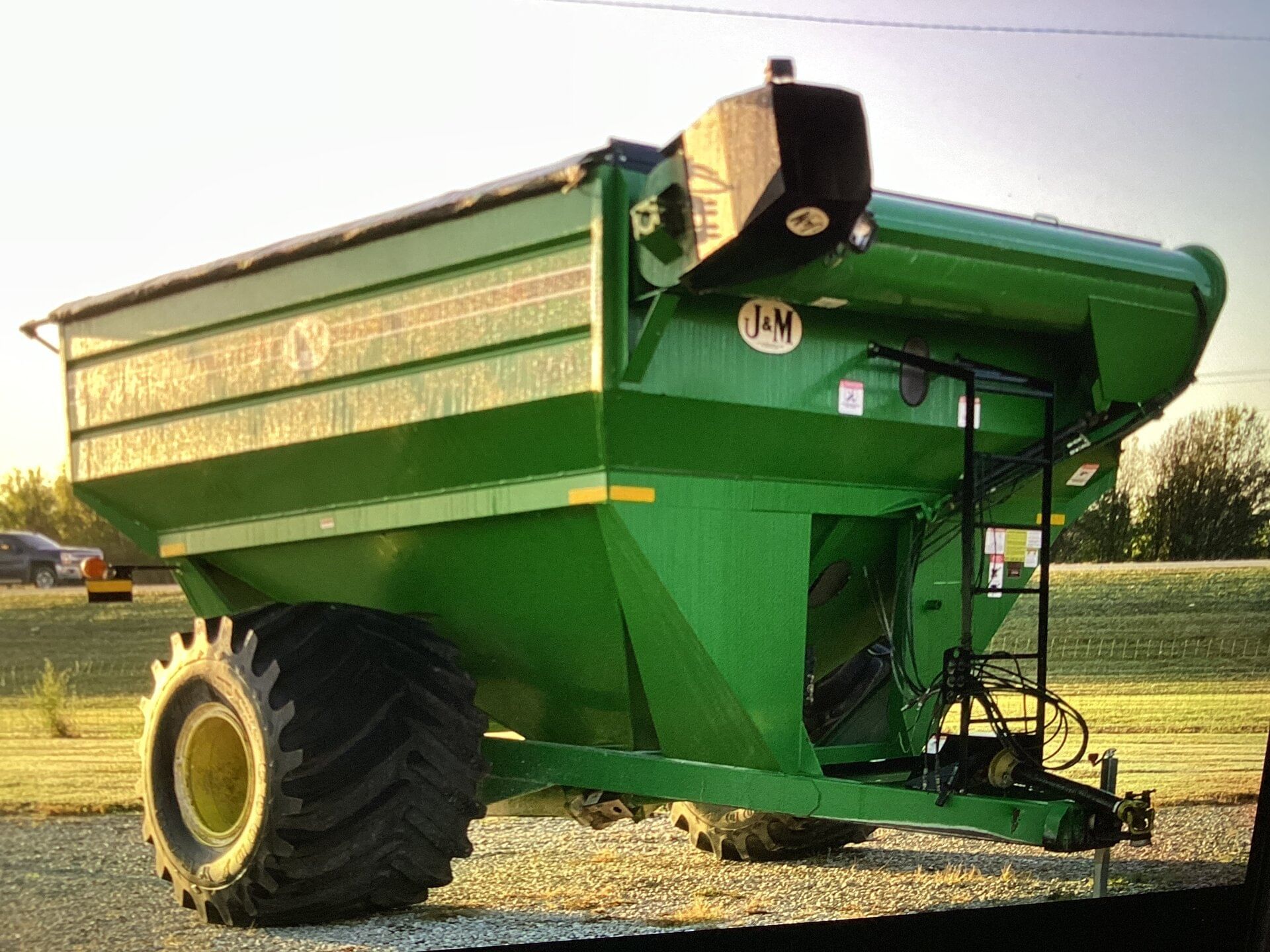 J&M 750-18 Equipment Image0