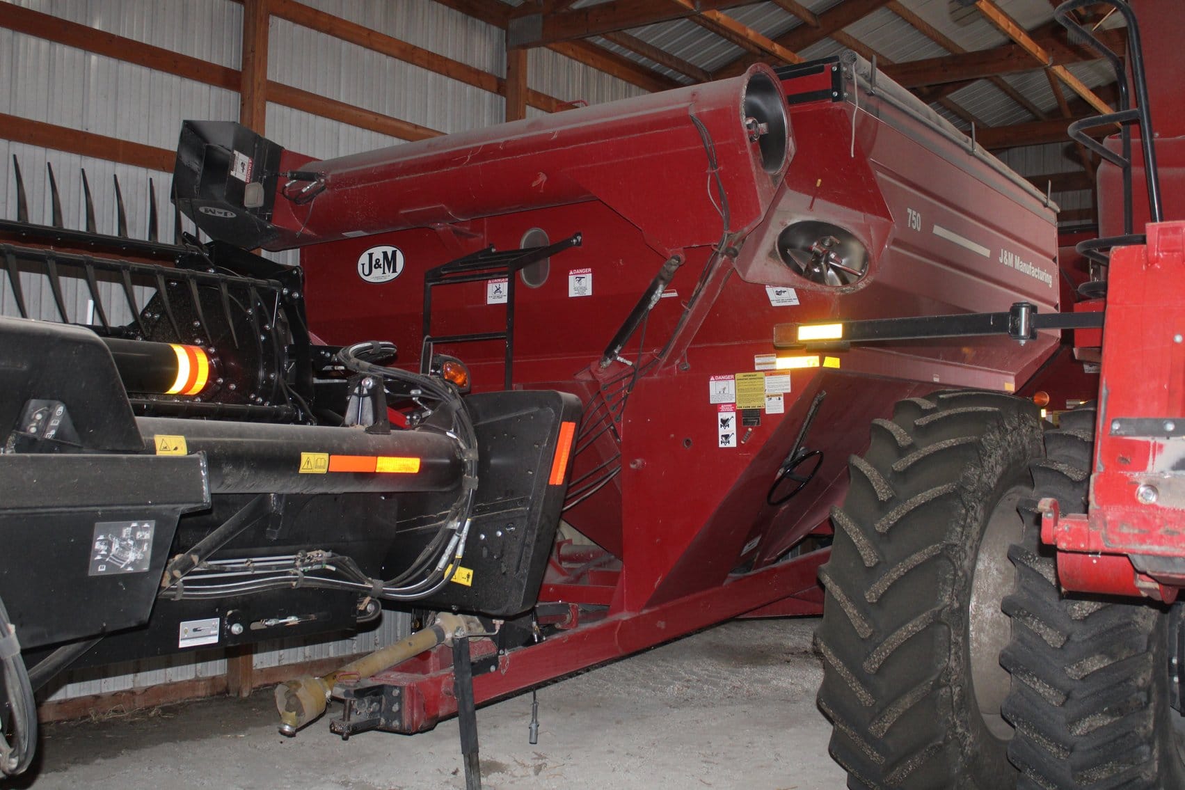 J&M 750 Equipment Image0