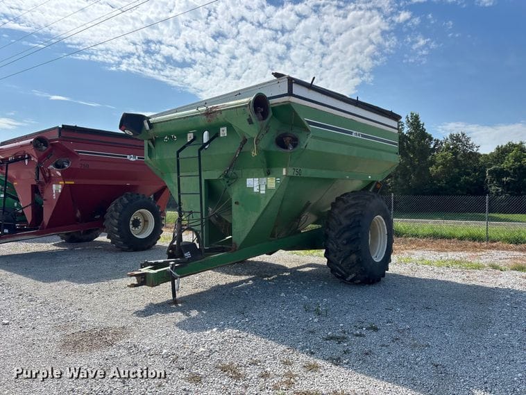 J&M 750 Equipment Image0