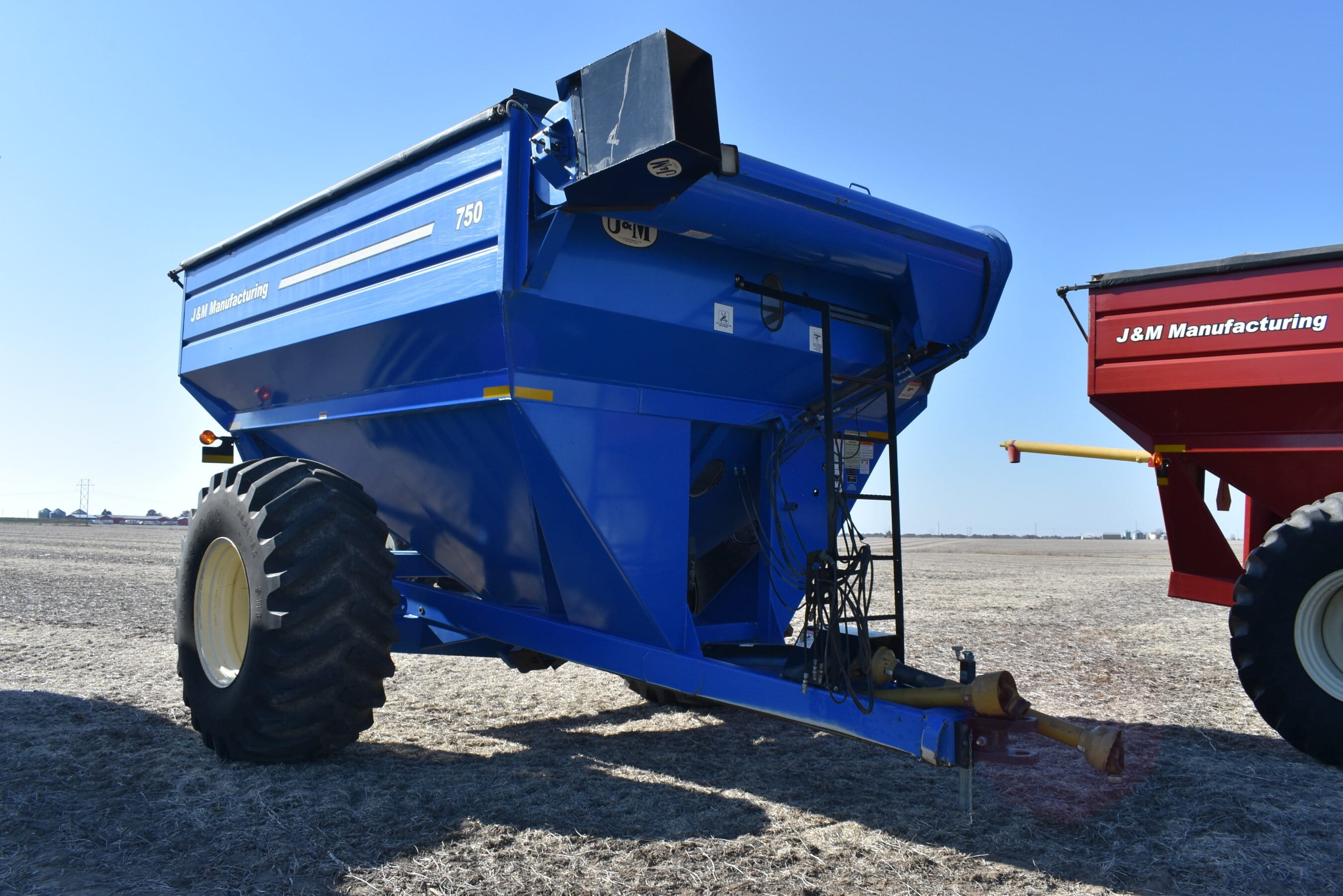 J&M 750 Equipment Image0