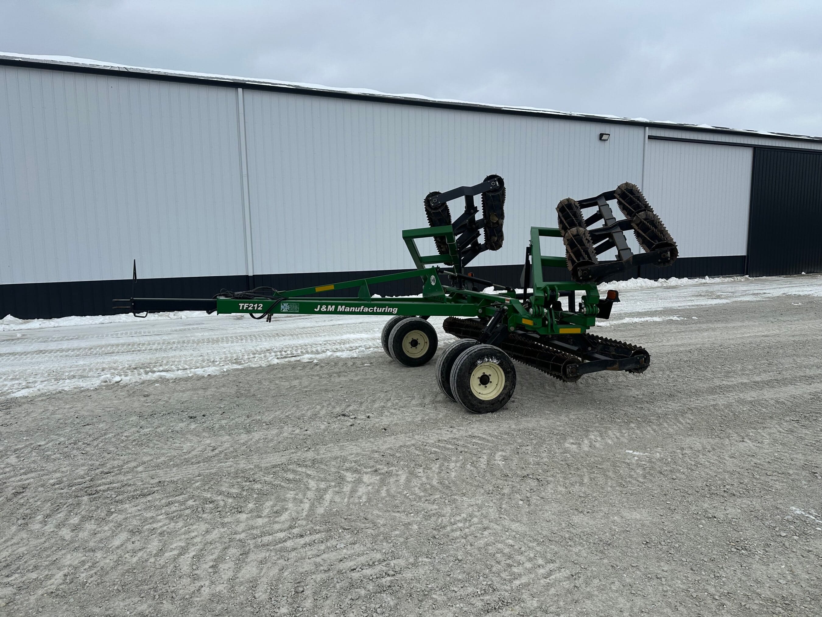 J&M TF212 Equipment Image0