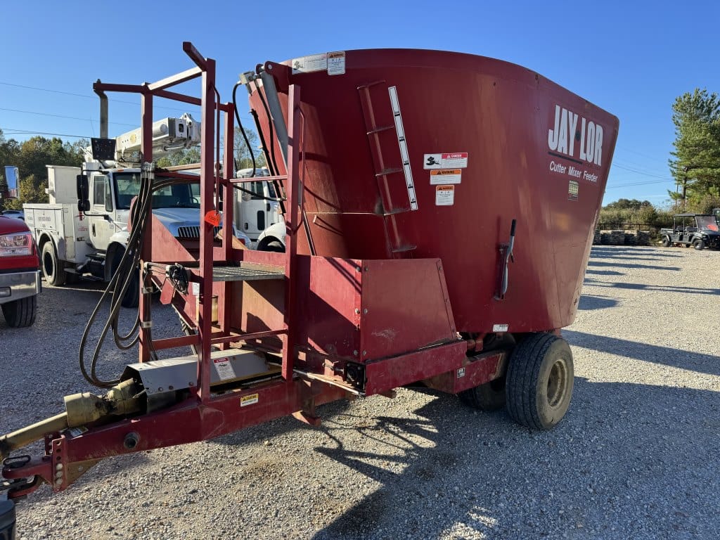 Jaylor 2425 Equipment Image0