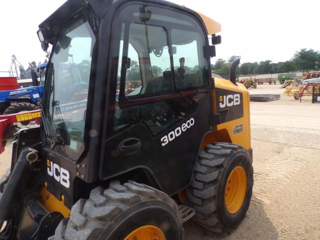 Image of JCB 300 equipment image 3