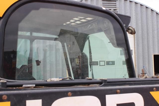 Image of JCB 3TS-8T equipment image 4