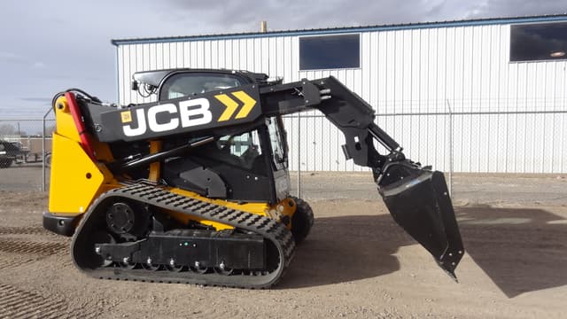 Image of JCB 3TS-8T equipment image 4