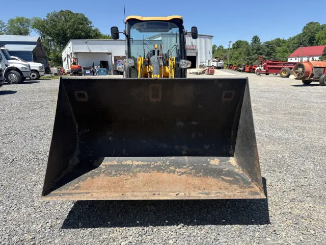 Image of JCB 406 equipment image 1