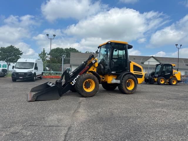 Image of JCB 407 equipment image 1
