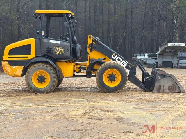 Image of JCB 409 equipment image 1