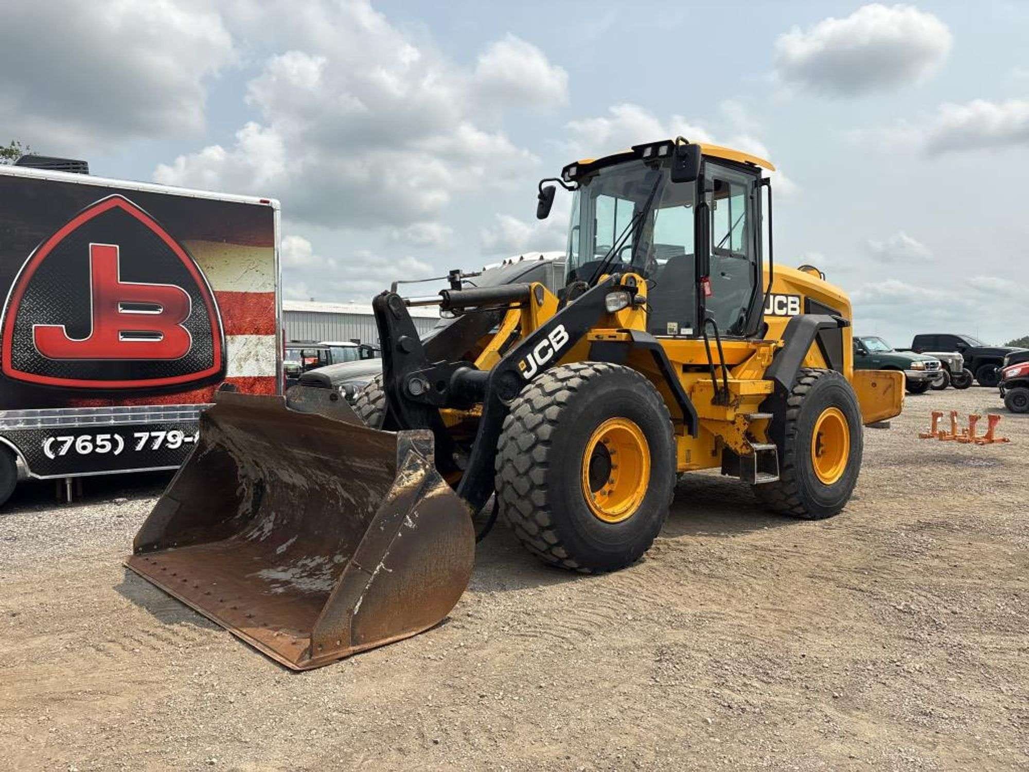 JCB 427 Equipment Image0