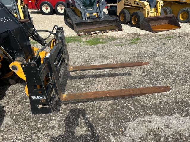 Image of JCB 520-40 equipment image 2