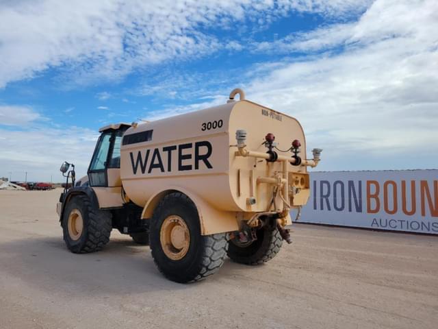 Image of JCB 714 equipment image 2