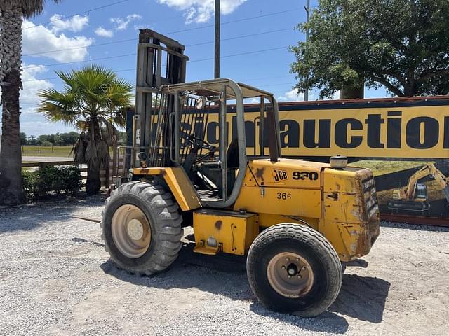 Image of JCB 930 equipment image 1