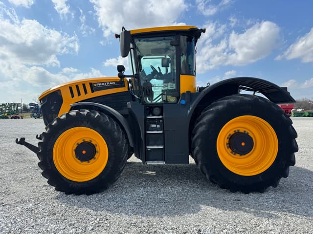 Image of JCB Fastrac 8330 equipment image 3