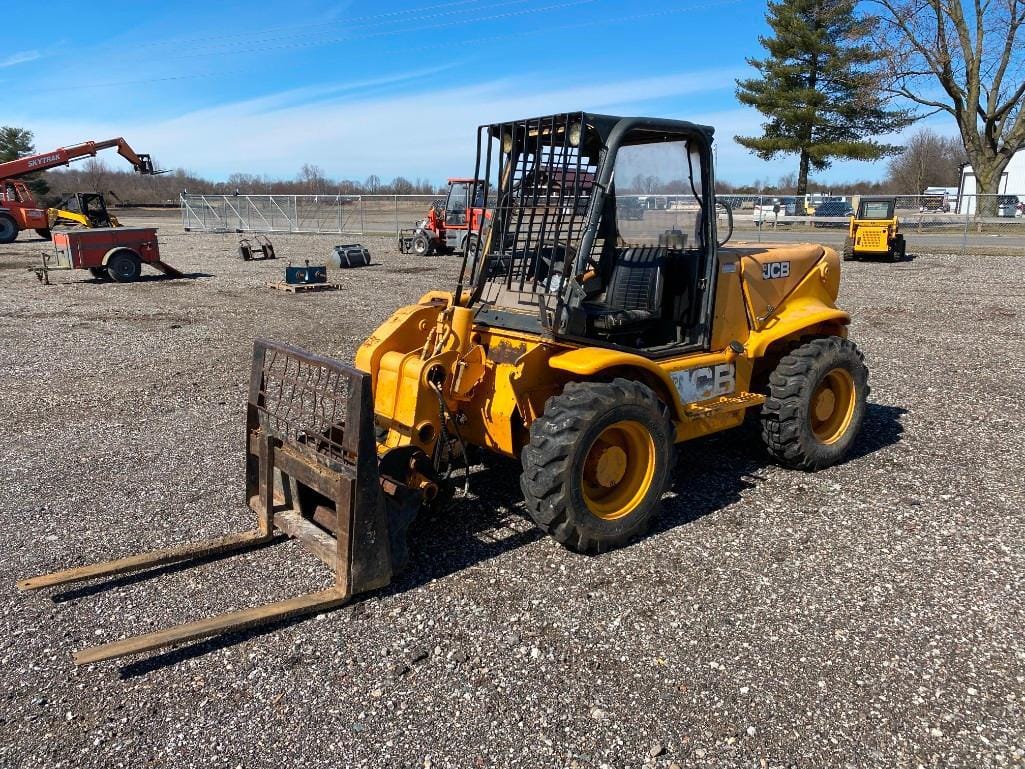 Main image JCB 520