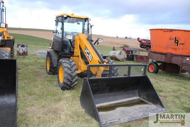 Image of JCB TM220 equipment image 1